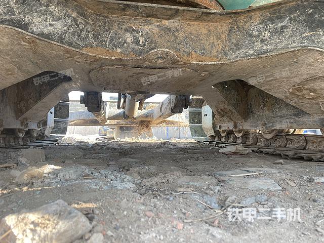 回转马达和主控阀（整机外观）