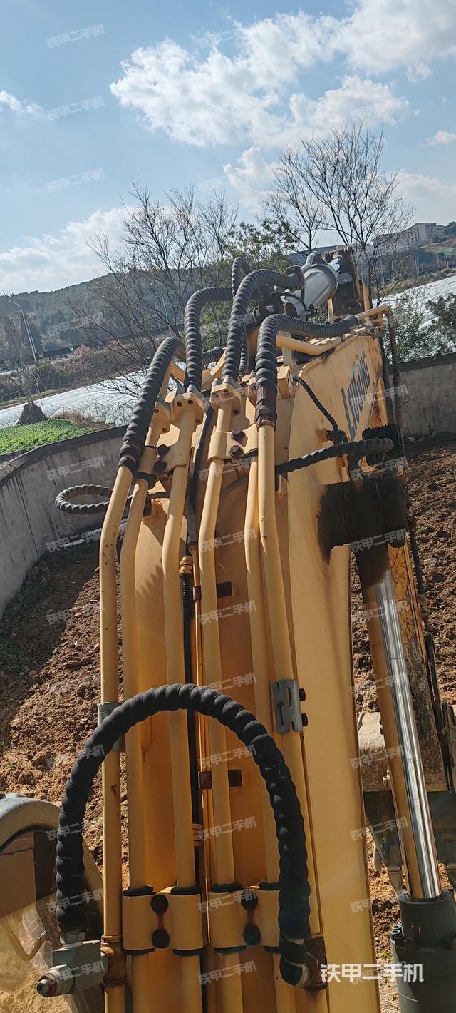 駕駛室頂部（整機(jī)外觀）