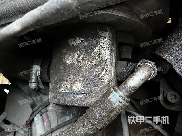 回转马达和主控阀（整机外观）