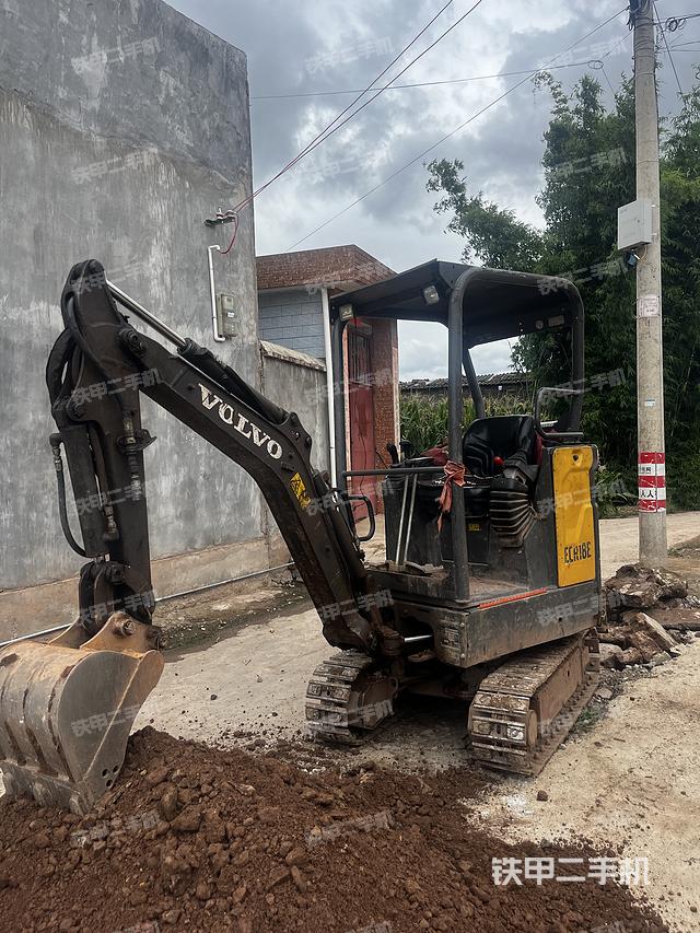 驾驶室顶部（整机外观）