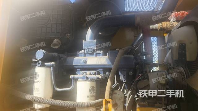 发动机左侧（整机外观及大件）