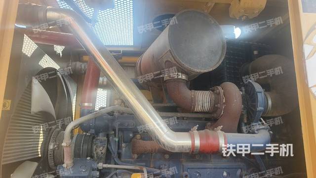 发动机右侧（整机外观及大件）