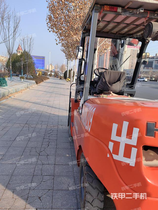 整機(jī)左側(cè)（設(shè)備外觀及核心部件）