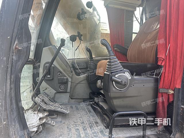 驾驶室整体（整机外观）