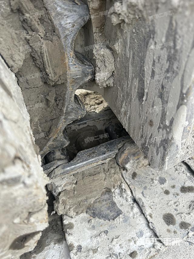 驾驶室顶部（整机外观）