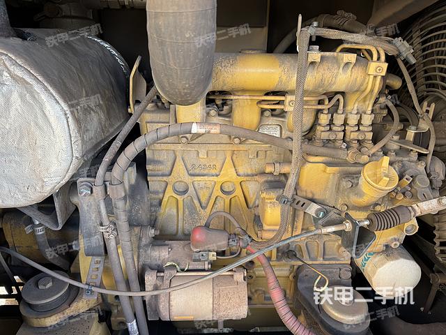 回转马达和主控阀（整机外观）