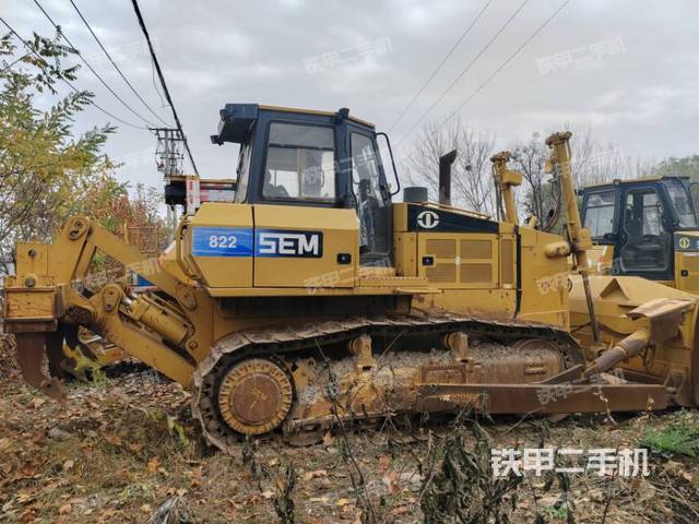 整機(jī)右側(cè)(設(shè)備外觀及核心部件) 整機(jī)右側(cè)(設(shè)備外觀及核心部件)