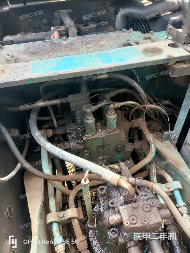 回转马达和主控阀（整机外观）