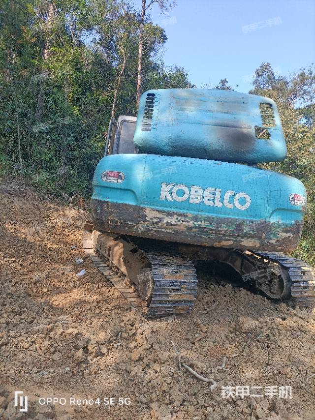 驾驶室顶部（整机外观）