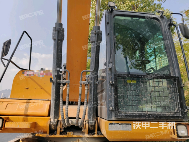 大臂油缸整體?豎拍(工作和回轉(zhuǎn)裝置) 大臂油缸整體?豎拍(工作和回轉(zhuǎn)裝置)