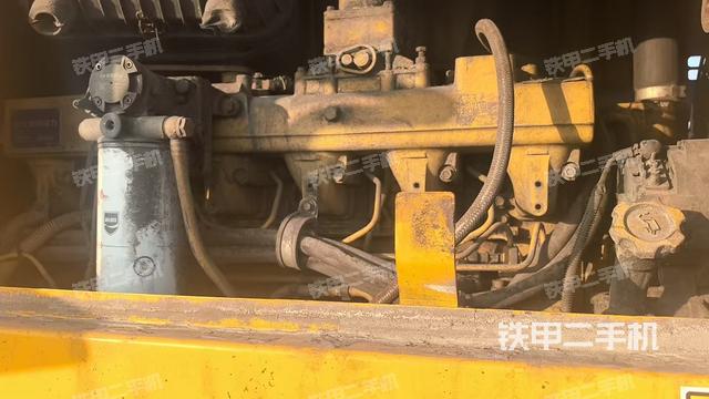 發(fā)動(dòng)機(jī)左側(cè)（整機(jī)外觀及大件）