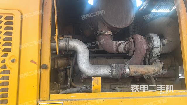 發(fā)動(dòng)機(jī)右側(cè)（整機(jī)外觀及大件）