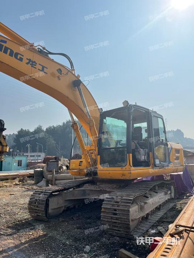 龙工LG6225E挖掘机