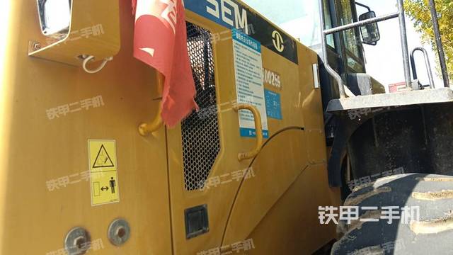 發(fā)動機右側(cè)（整機外觀及大件）