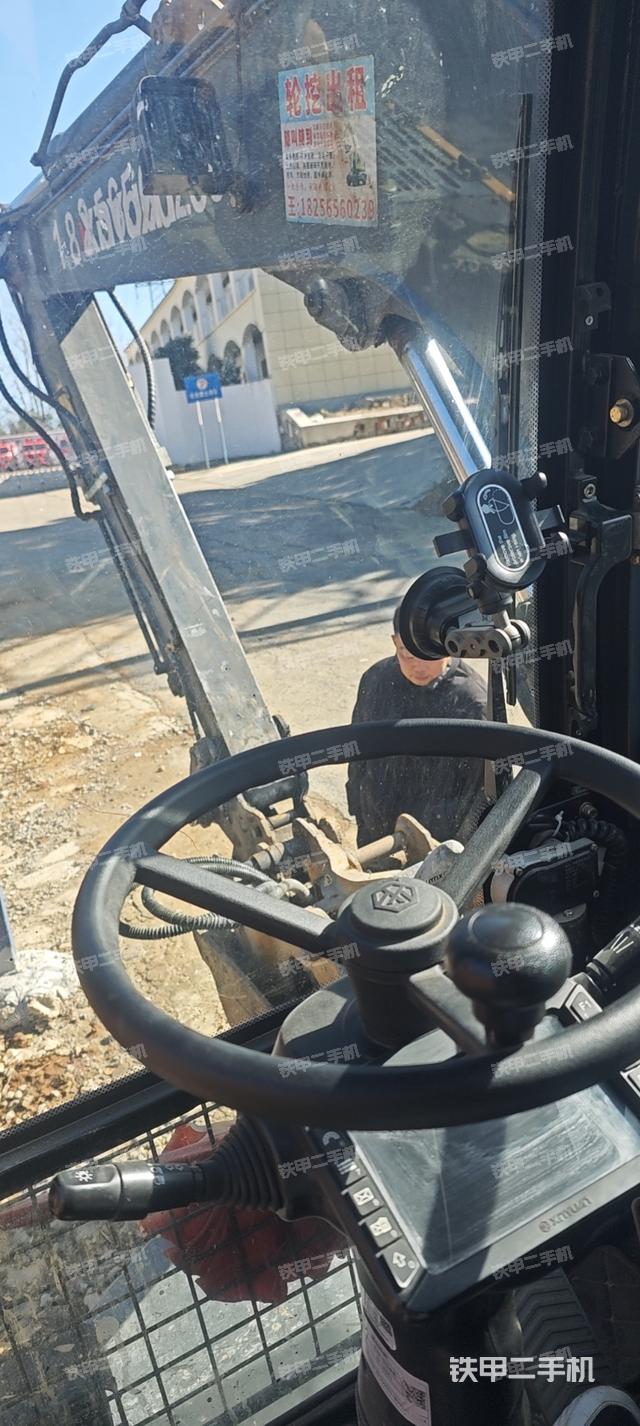 驾驶室整体（整机外观）