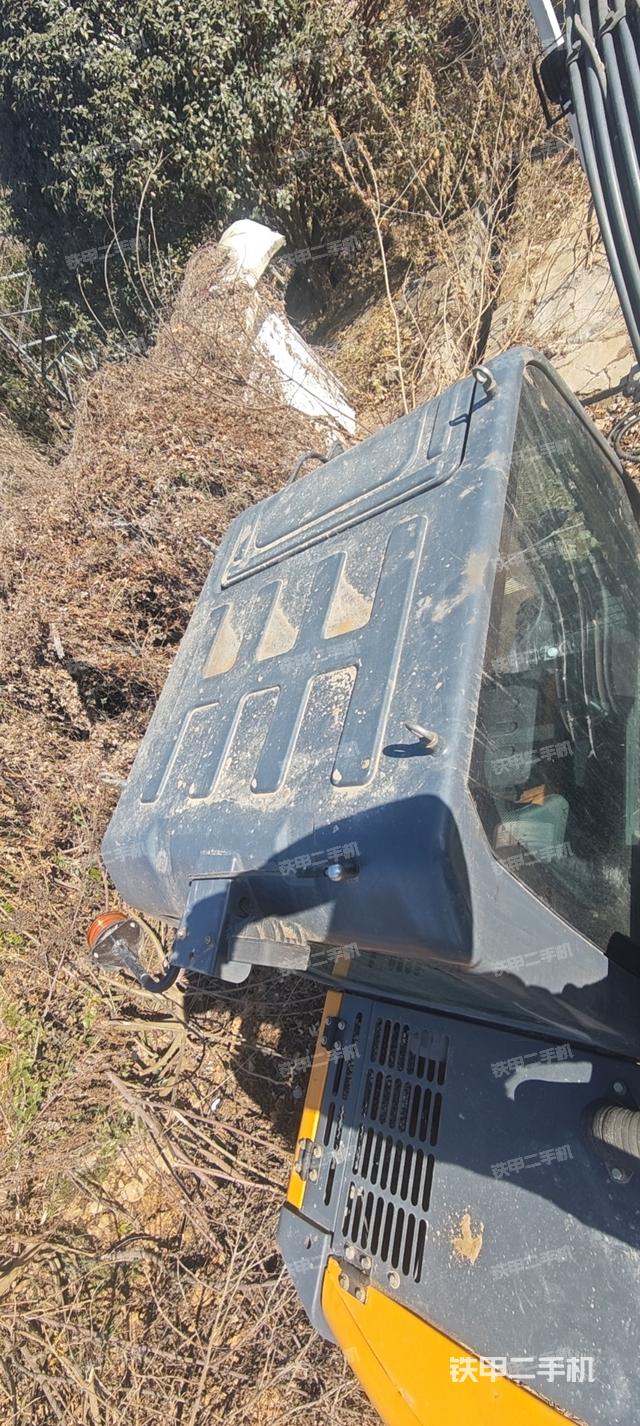 驾驶室顶部（整机外观）