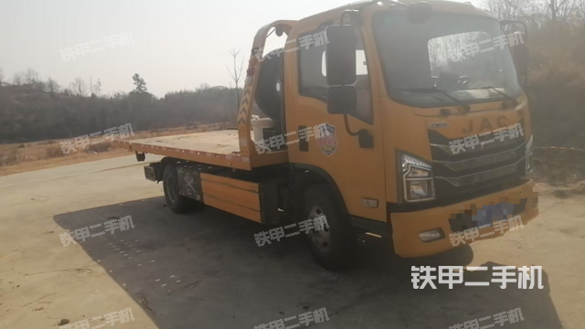 整機右側（設備外觀及核心部件）