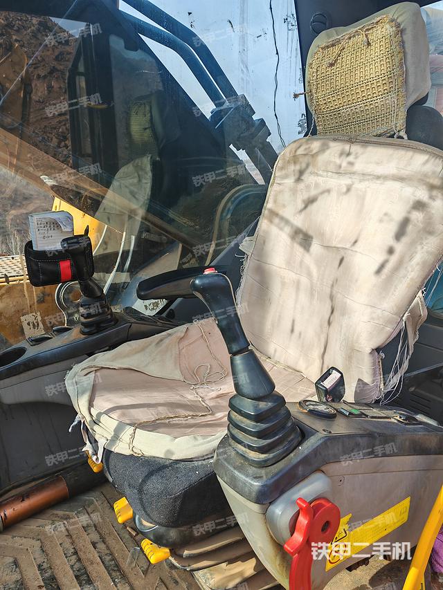 驾驶室整体（整机外观）