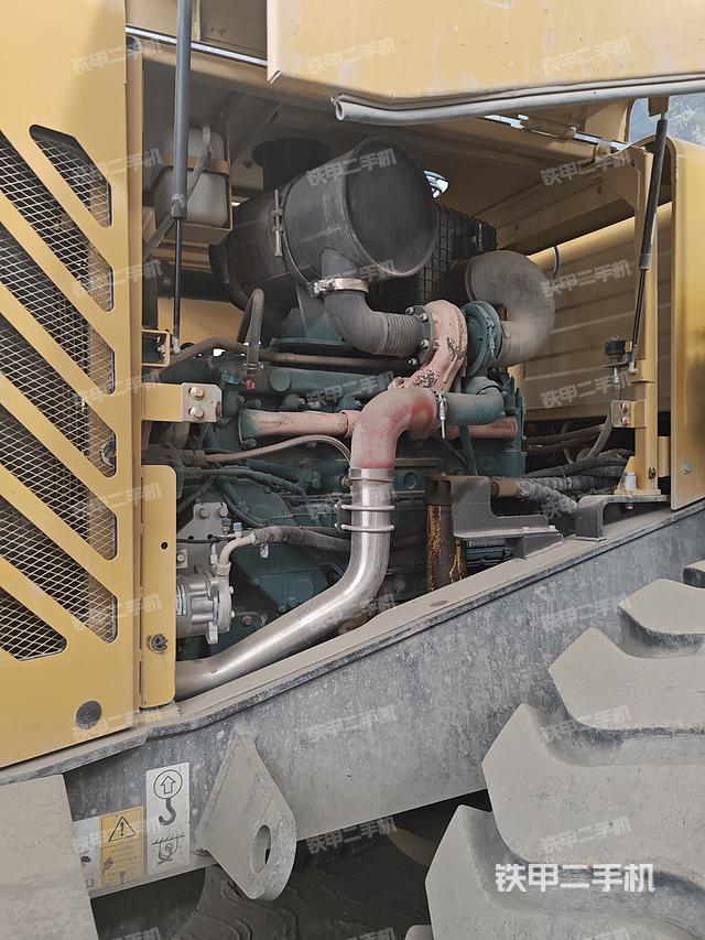 发动机右侧（整机外观及大件）