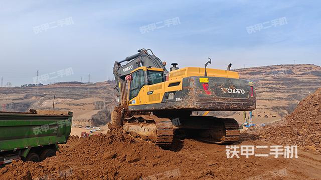 驾驶室顶部（整机外观）