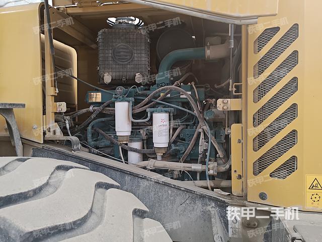 发动机左侧（整机外观及大件）