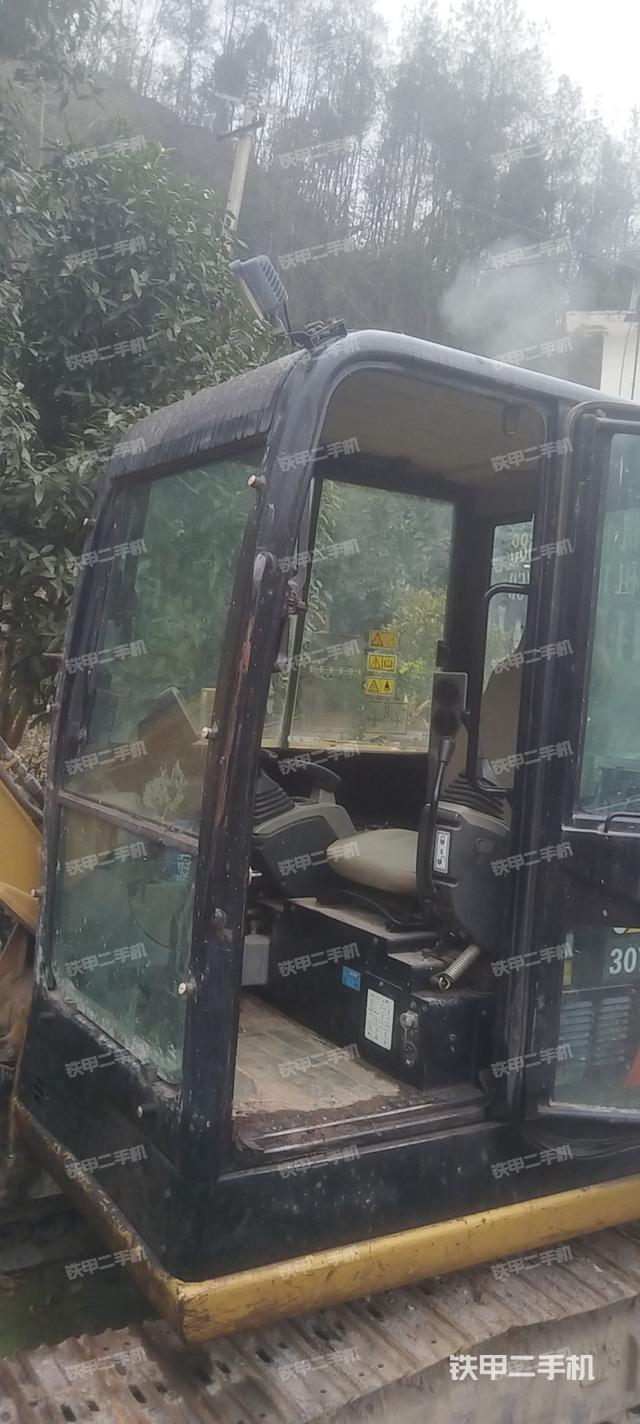 駕駛室整體（整機外觀）