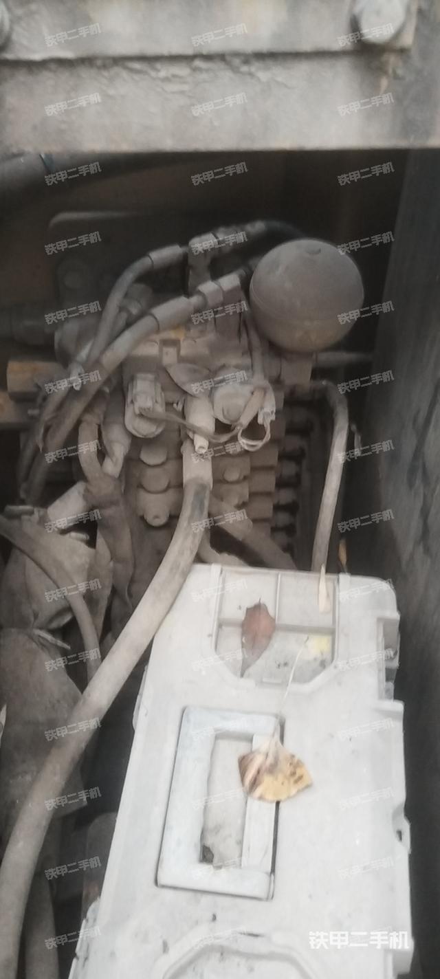 回轉(zhuǎn)馬達和主控閥（整機外觀）