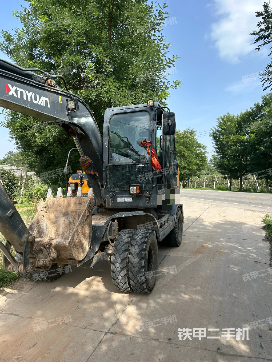 驾驶室整体（整机外观）