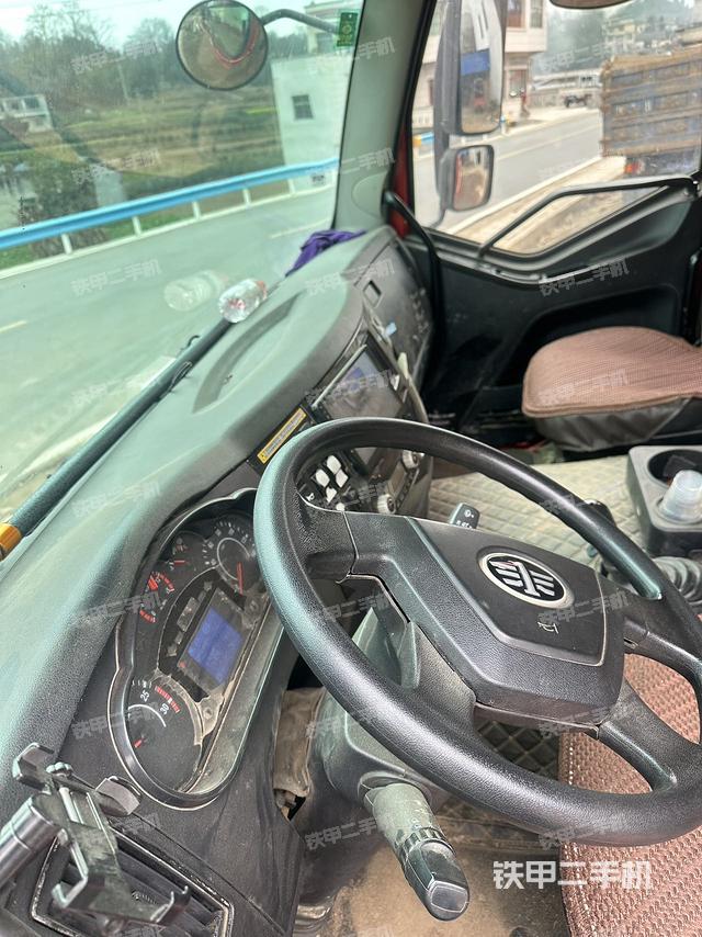 驾驶室操作台（设备外观及核心部件）