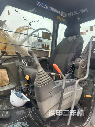 驾驶室整体（整机外观）