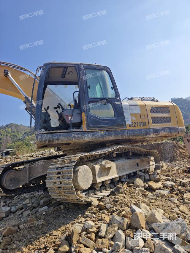 駕駛室整體（整機(jī)外觀）