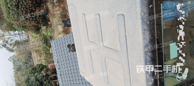 驾驶室顶部（整机外观）