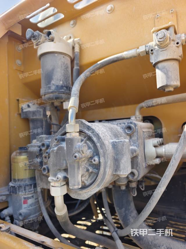 液壓泵艙室正面整體（整機(jī)外觀）