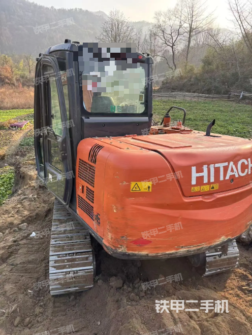 驾驶室顶部（整机外观）