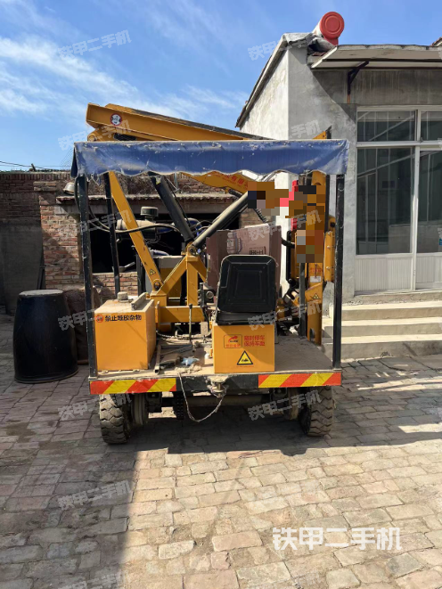 整機右側(cè)（設(shè)備外觀及核心部件）