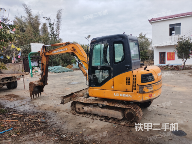 龍工LG6065挖掘機(jī)