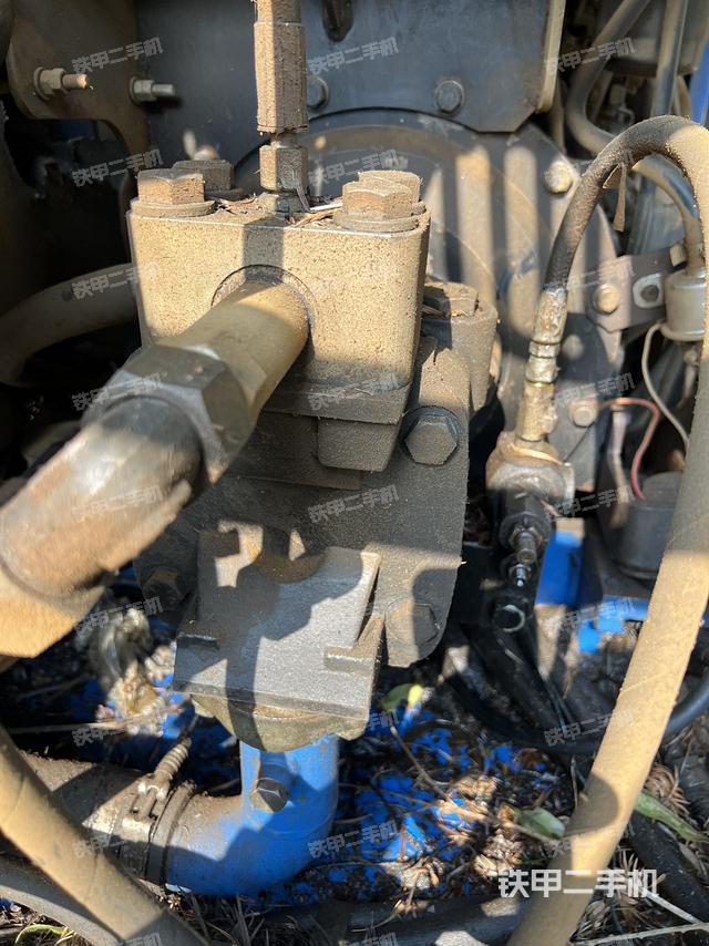 回轉(zhuǎn)馬達(dá)和主控閥（整機外觀）