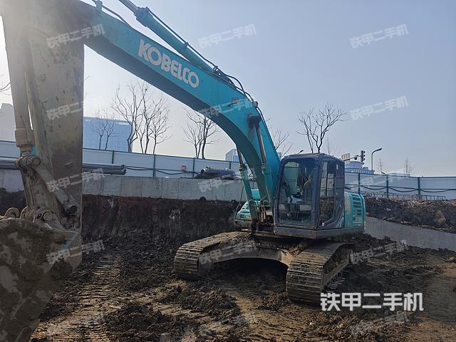 神钢SK260LC-10挖掘机