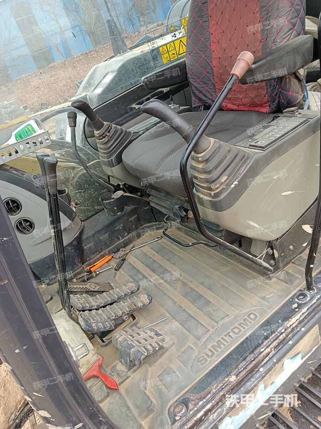 驾驶室整体（整机外观）