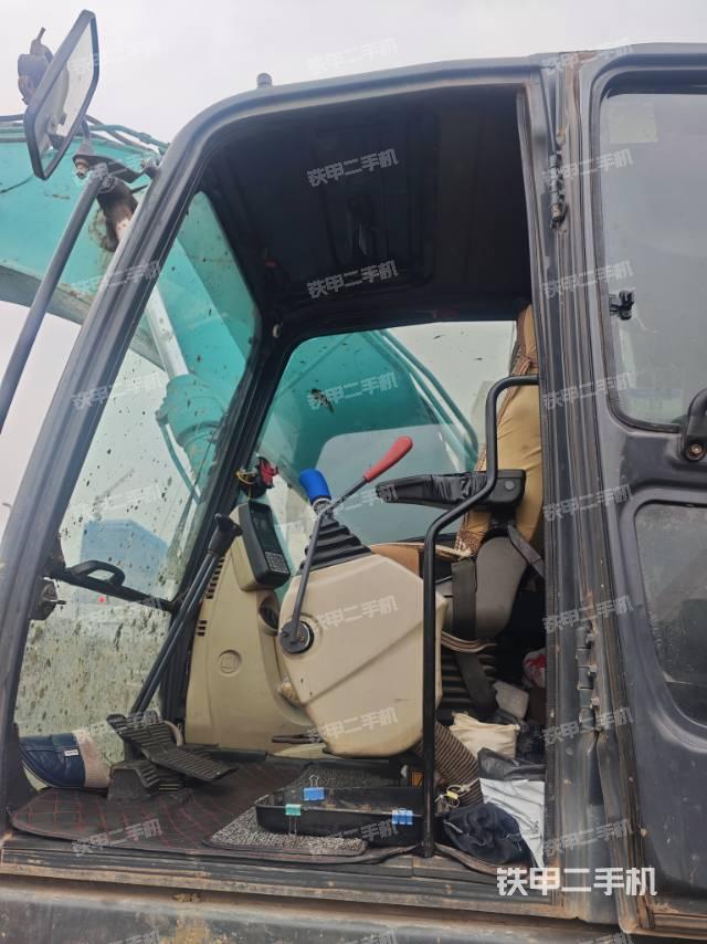 驾驶室整体（整机外观）