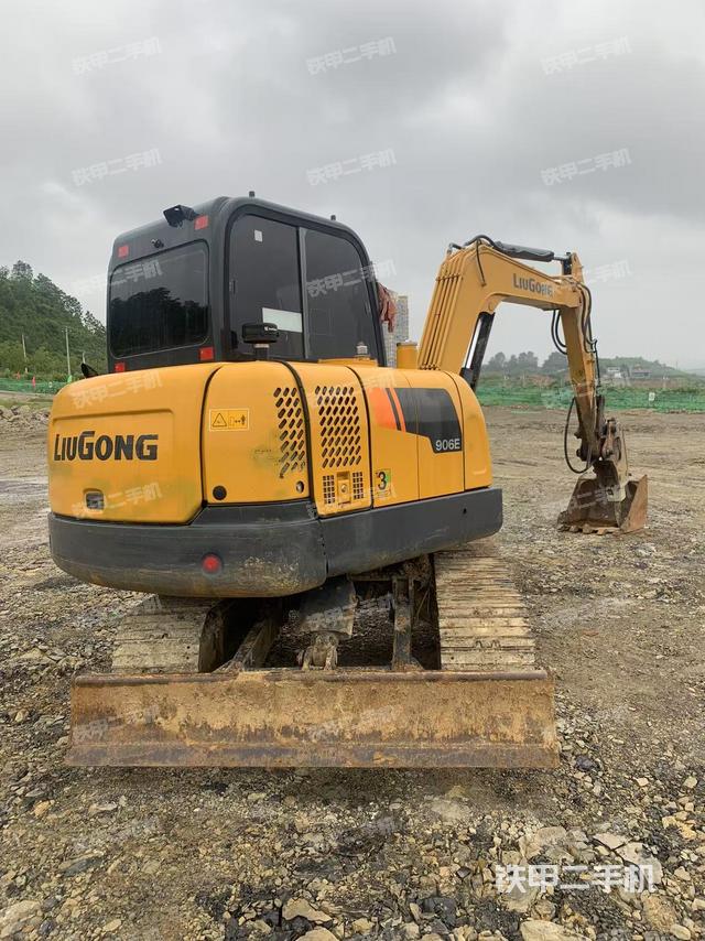 整機右后45°(整機外觀) 整機右后45°(整機外觀)