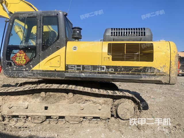 驾驶室整体（整机外观）