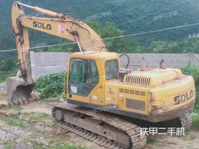 駕駛室頂部（整機(jī)外觀）
