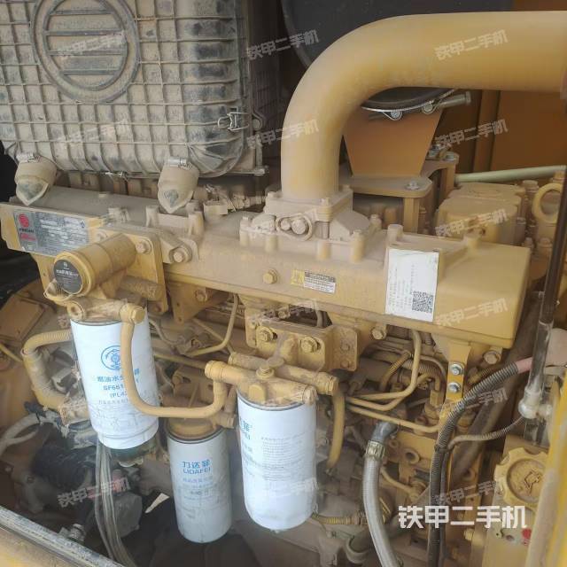 发动机左侧（整机外观及大件）