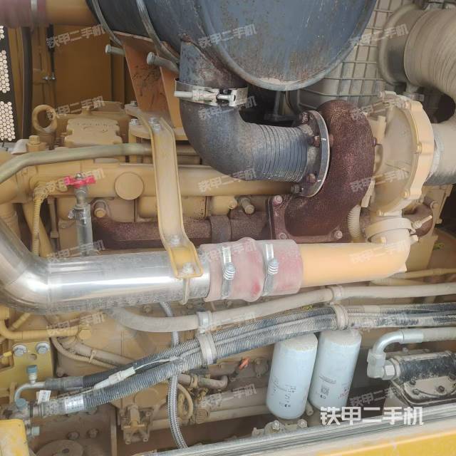 发动机右侧（整机外观及大件）