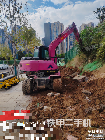 驾驶室顶部（整机外观）