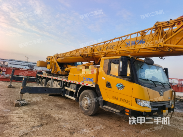 整机左侧（设备外观及核心部件）