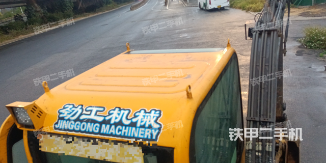 驾驶室顶部（整机外观）