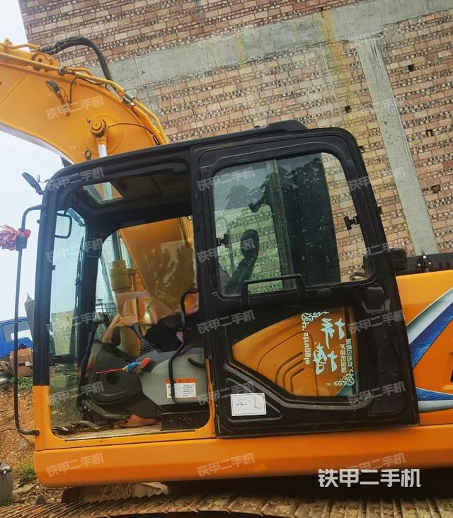 驾驶室整体（整机外观）