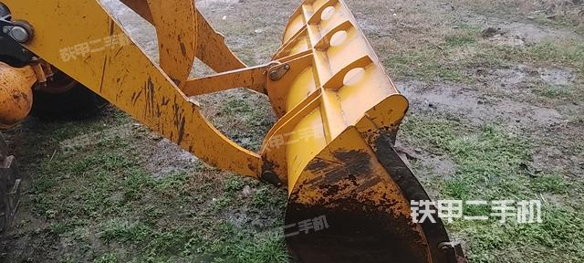 工作裝置整體(整機(jī)外觀及大件) 工作裝置整體(整機(jī)外觀及大件)